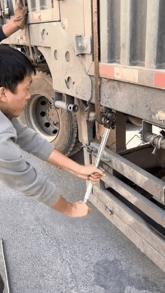 Ratchet Cargo Winch Tensioner Wrench | Heavy-Duty Truck Strap Tool